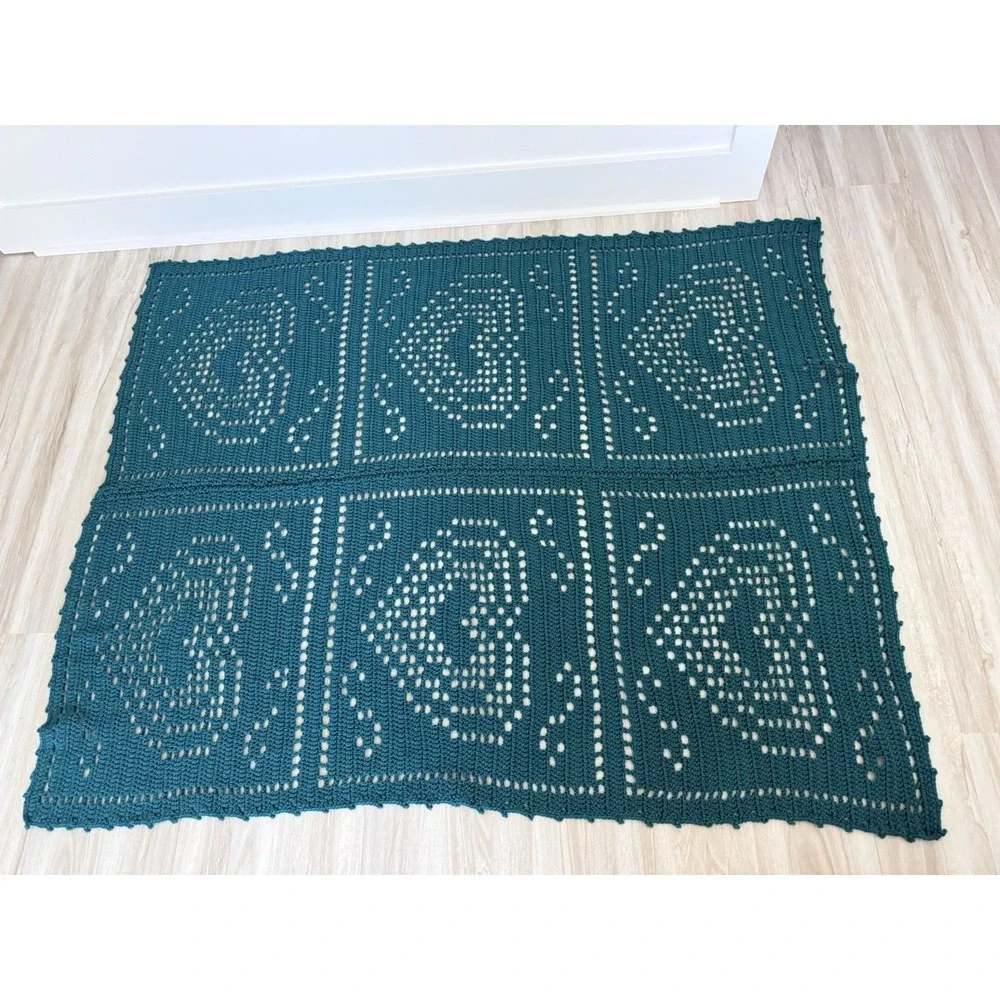 Hand-Knitted Blanket with Heart Patterns 52